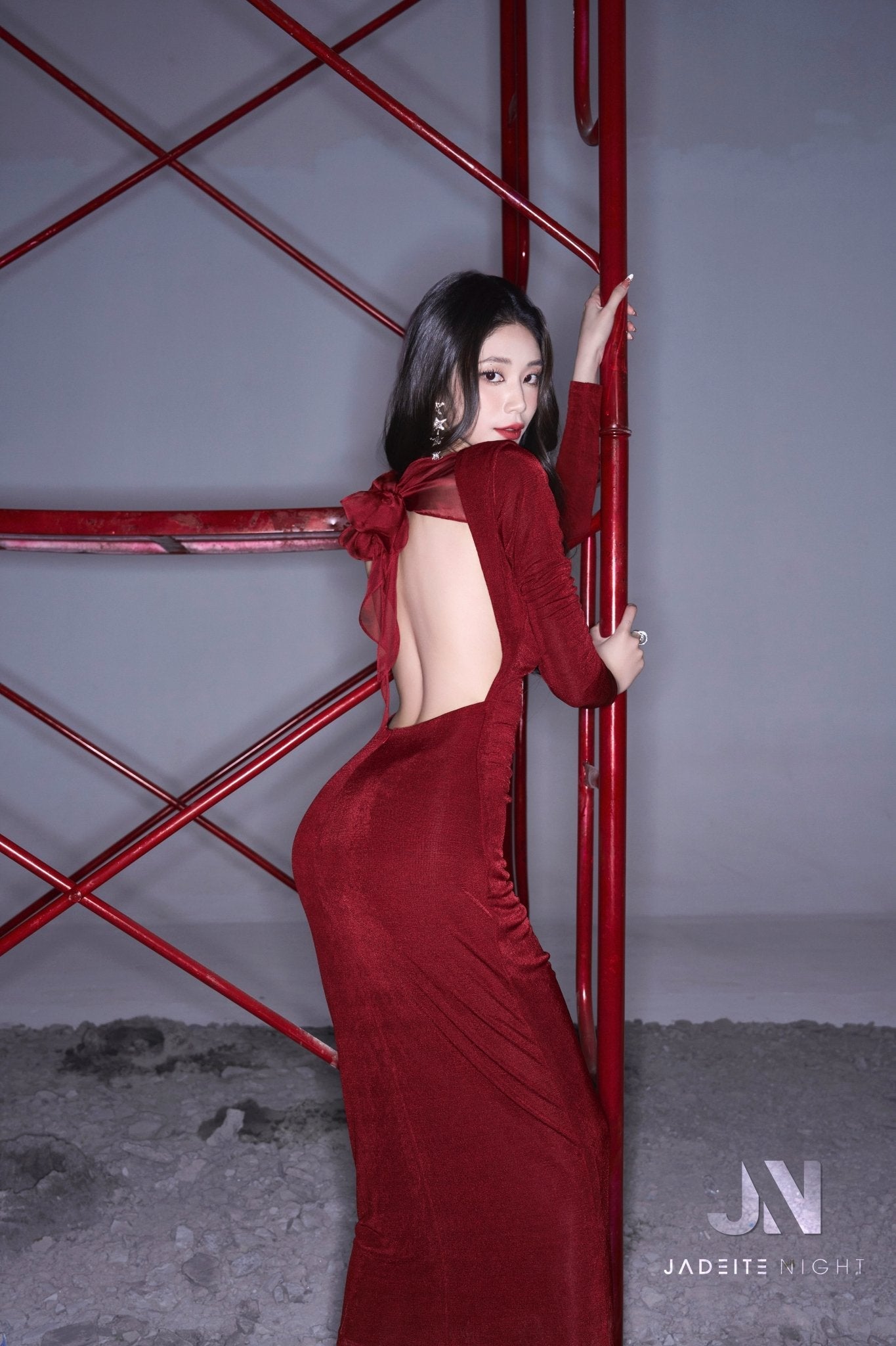 Dress with bow tie at the back - Jadeiteth