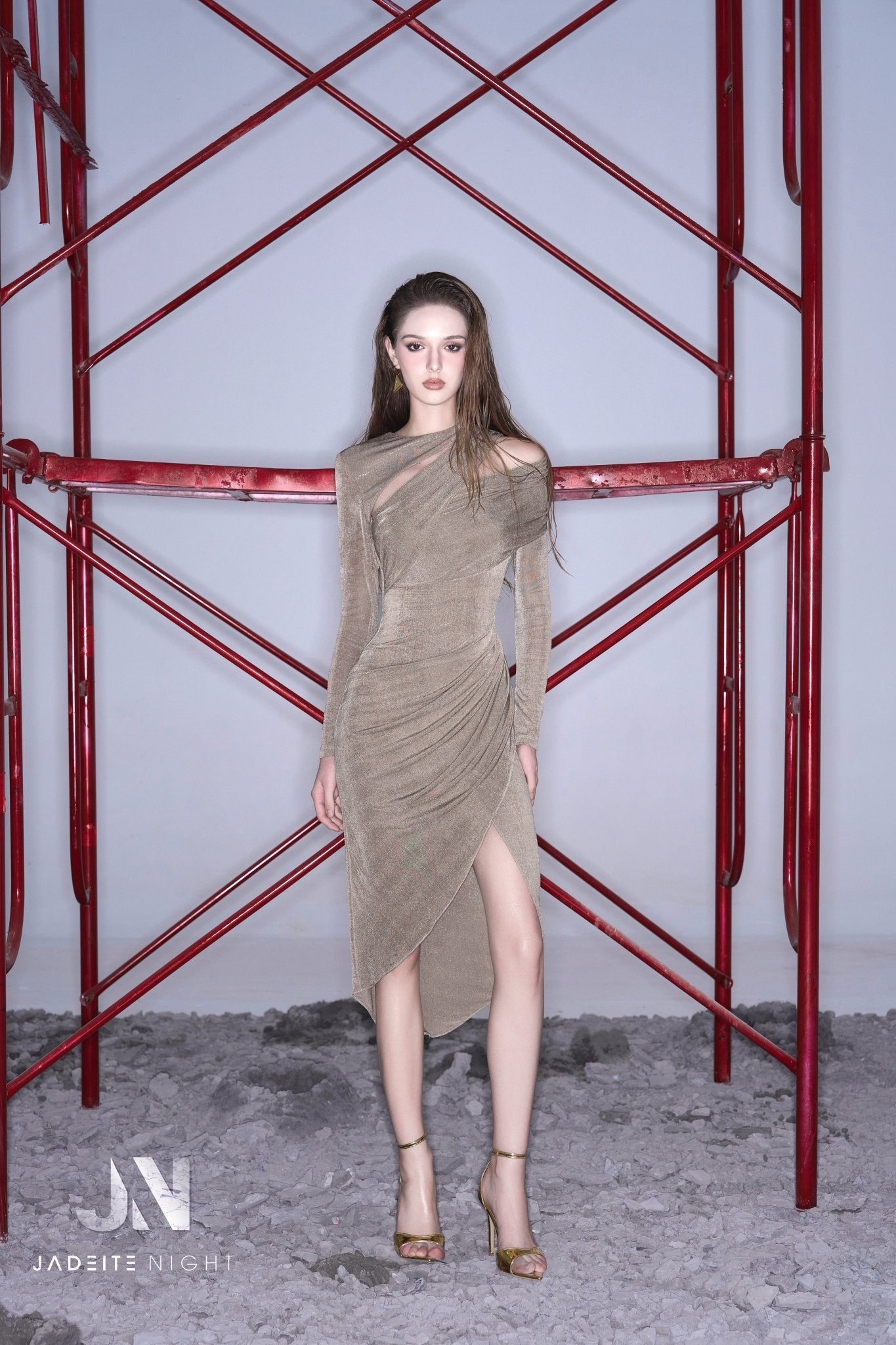 Layered beige dipped dress - Jadeiteth