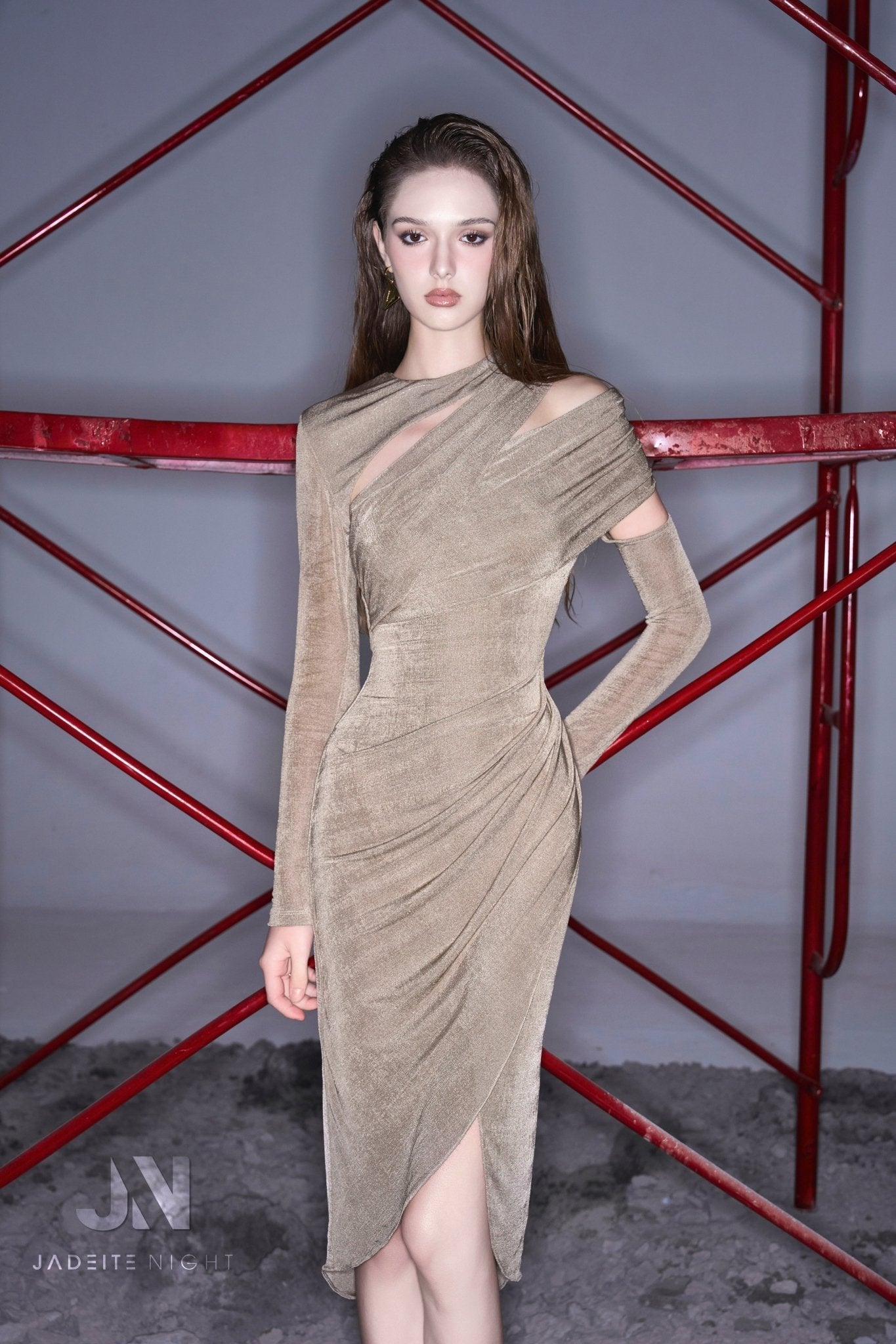 Layered beige dipped dress - Jadeiteth