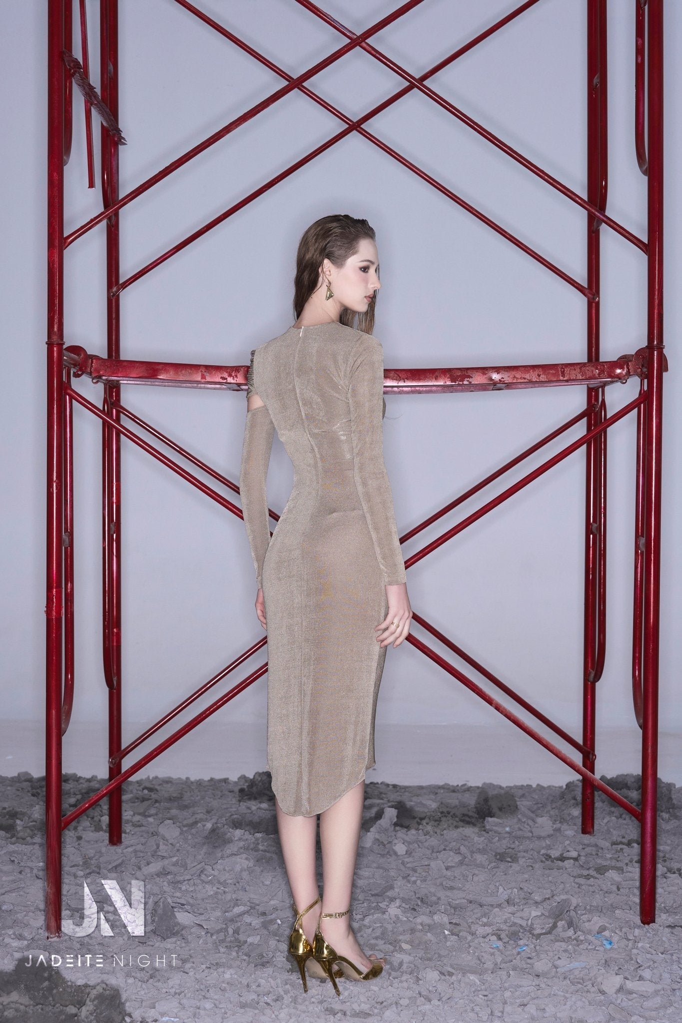 Layered beige dipped dress - Jadeiteth