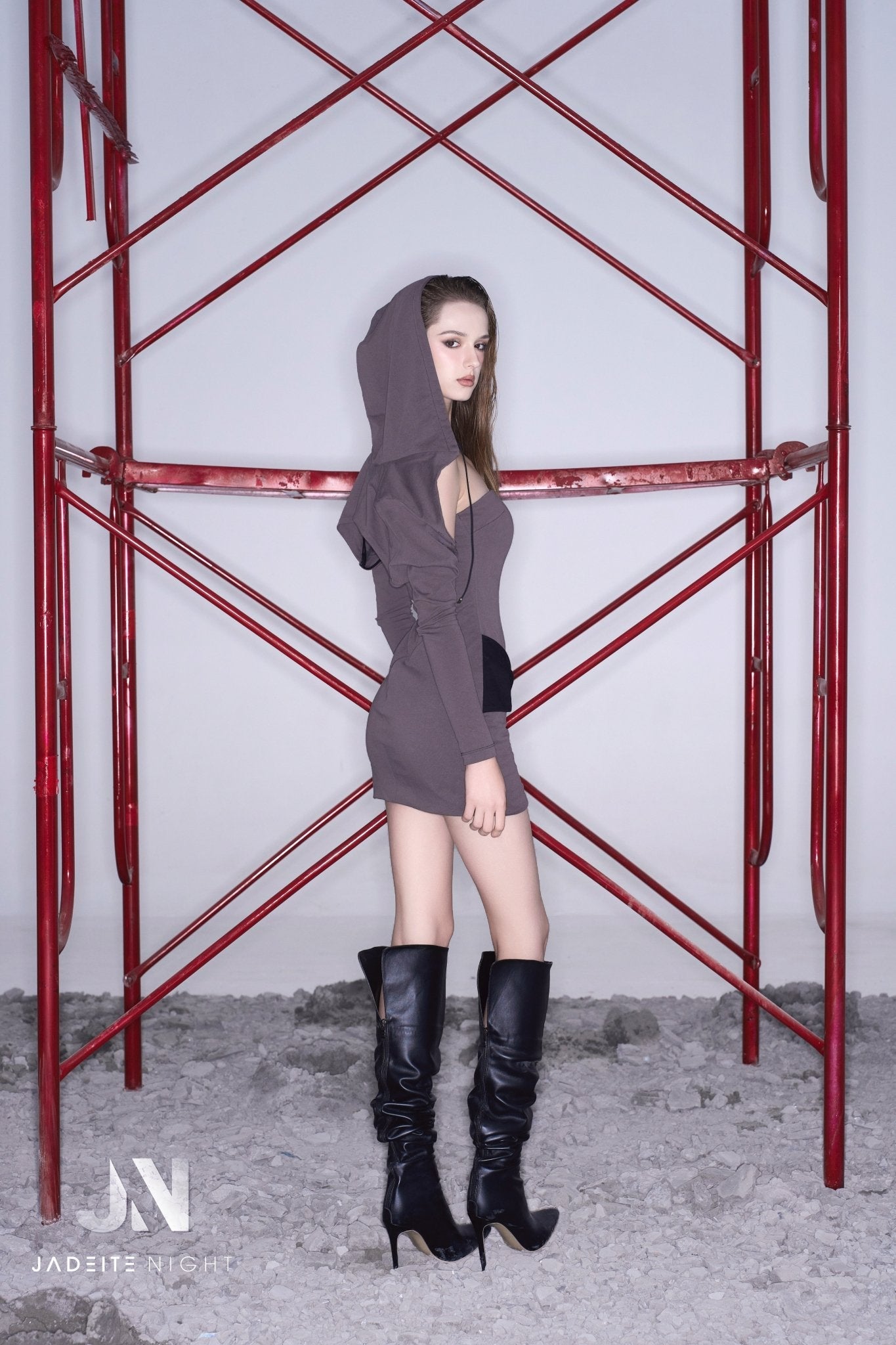 Strapless gray dress set (black) + black hat - Jadeiteth